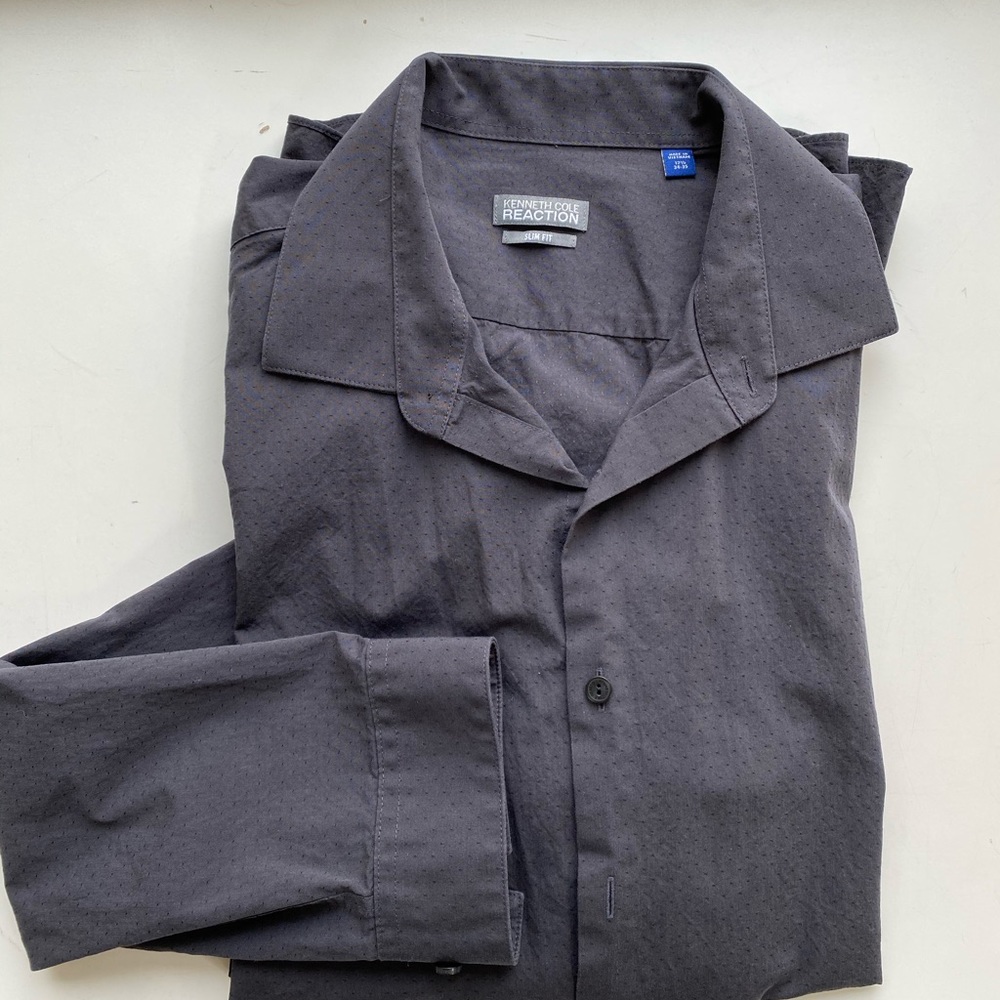 Kenneth Cole Reaction shirt w cool texture